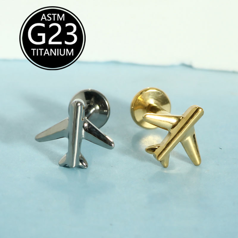 16G labret stud size and finish detail