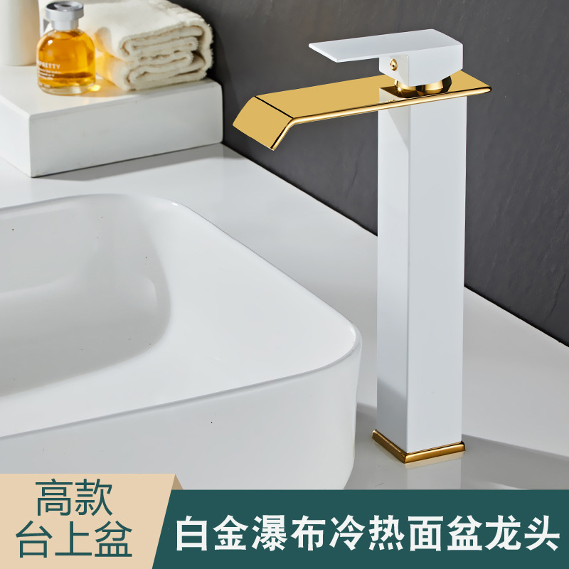 Nórdico cascada negra agua caliente y fría lavabo