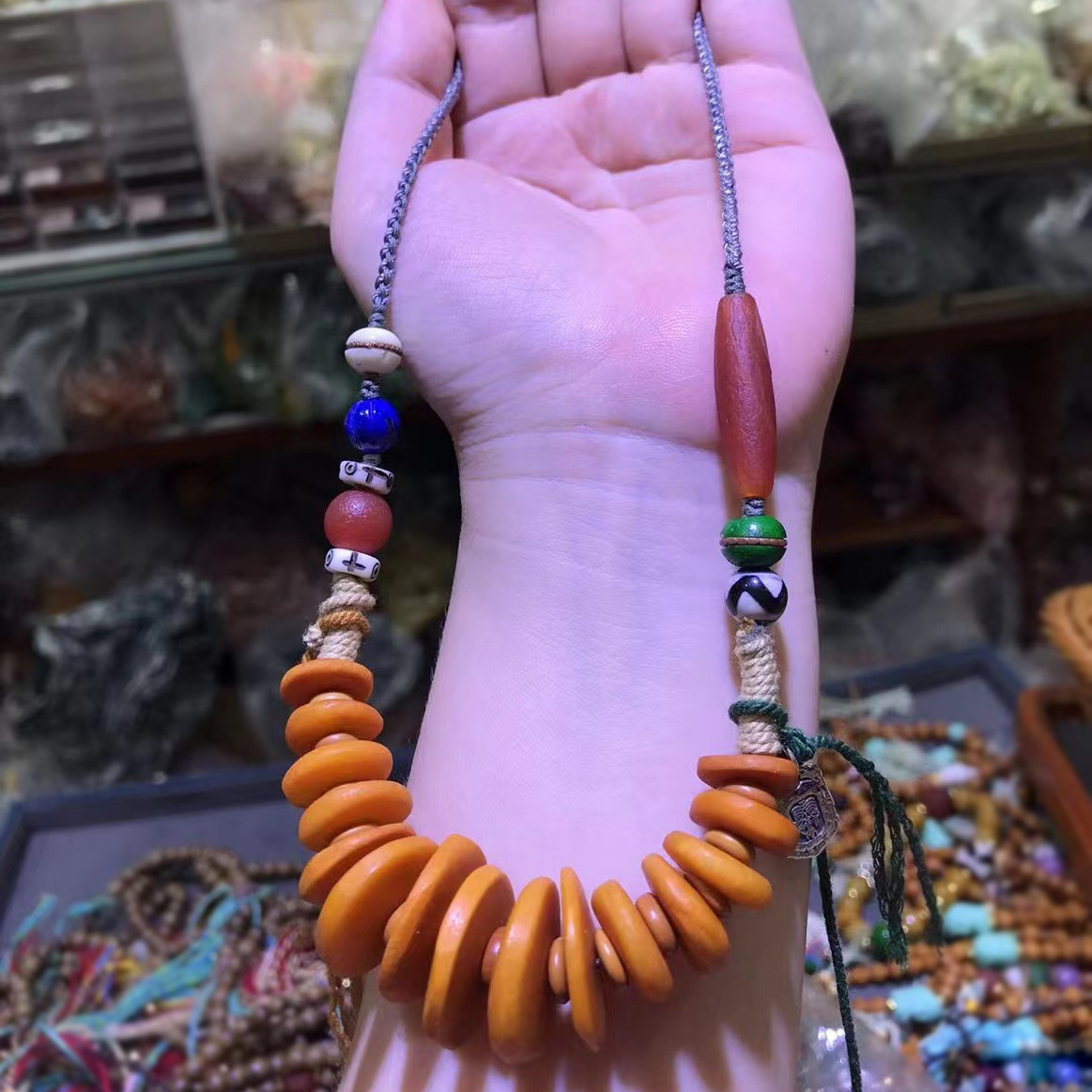 4d00aaf56f4c28aad78372b87234a9