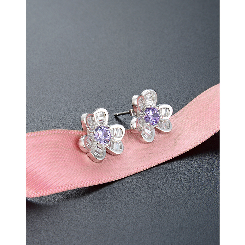 Pendientes de trébol incrustados en diamantes para mujeres 925 diseño de nicho de plata esterlina pendientes de flores de estilo japonés y coreano pendientes elegantes de alta calidad