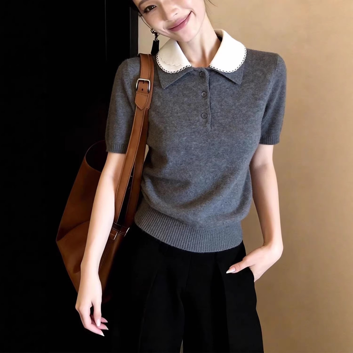 Áo thun polo nữ tay ngắn cổ bẻ, kiểu dáng thời trang, phối màu xám cơ bản — màu xám chi tiết 2