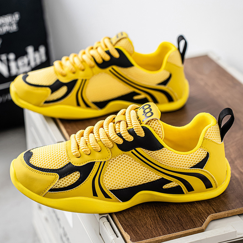 Zapatos de hombre de malla ligera y versátil, estilo de moda, sensación de alta gama, lujo ligero, primavera nuevo estilo con cordones, modelo de red de red de corte bajo 2025