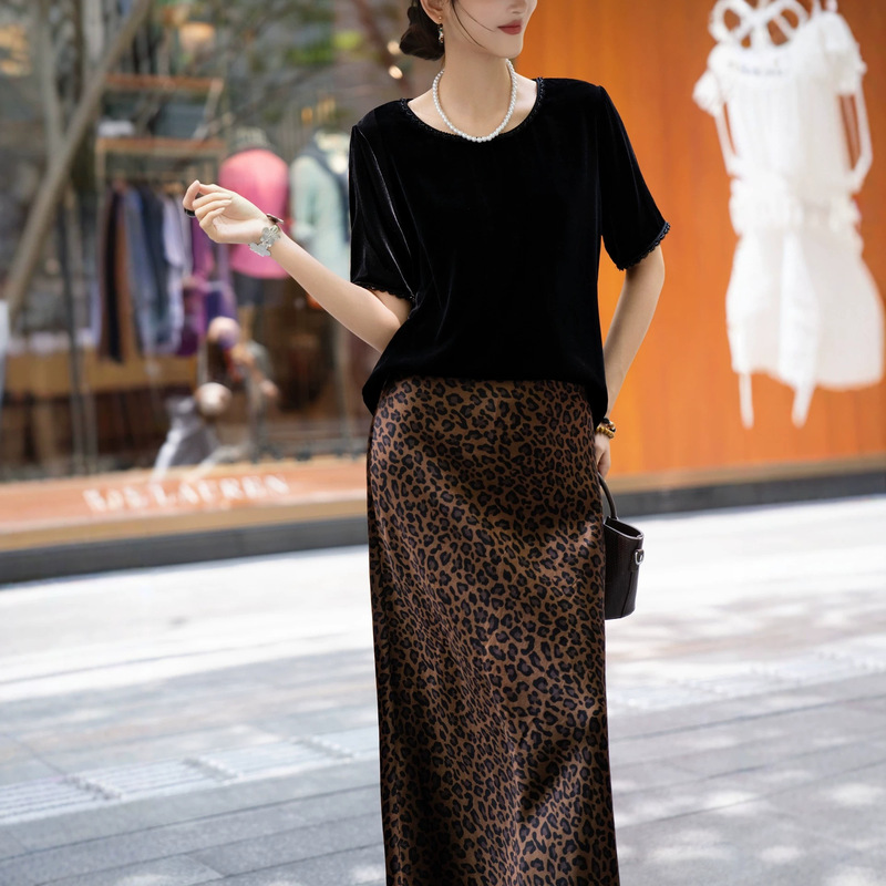 Beaded Lace Collar and Cuffs Shirt with Hollow Lace Tie Design on the Back, Loose-Fitting Silk Velvet Short-Sleeve Top