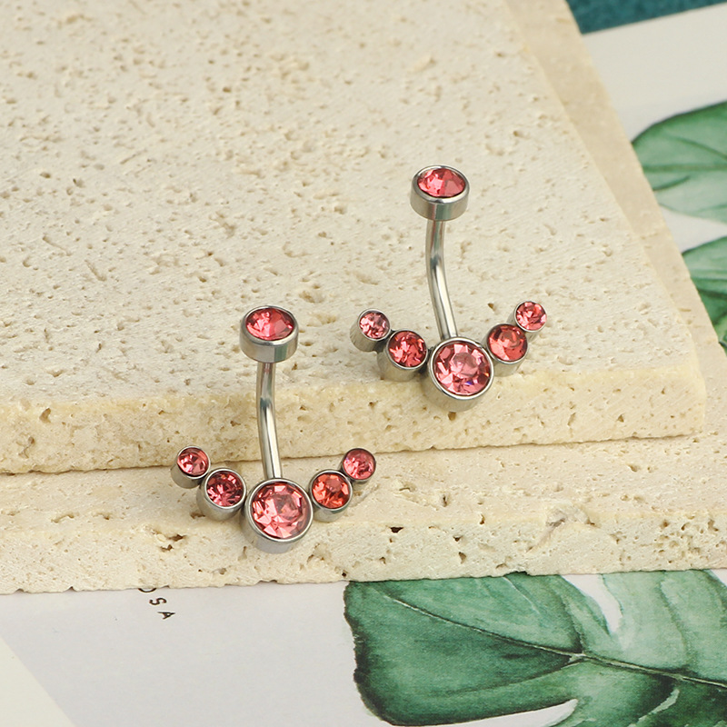 16G labret stud size and finish detail