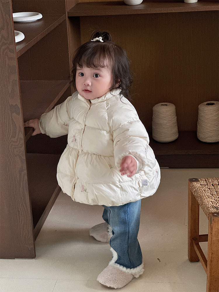 Chaqueta acolchada de otoño e invierno para niñas 2024 nuevo estilo estilo estilo occidental chaqueta acolchada de algodón para niños más chaqueta acolchada de algodón para bebés de invierno