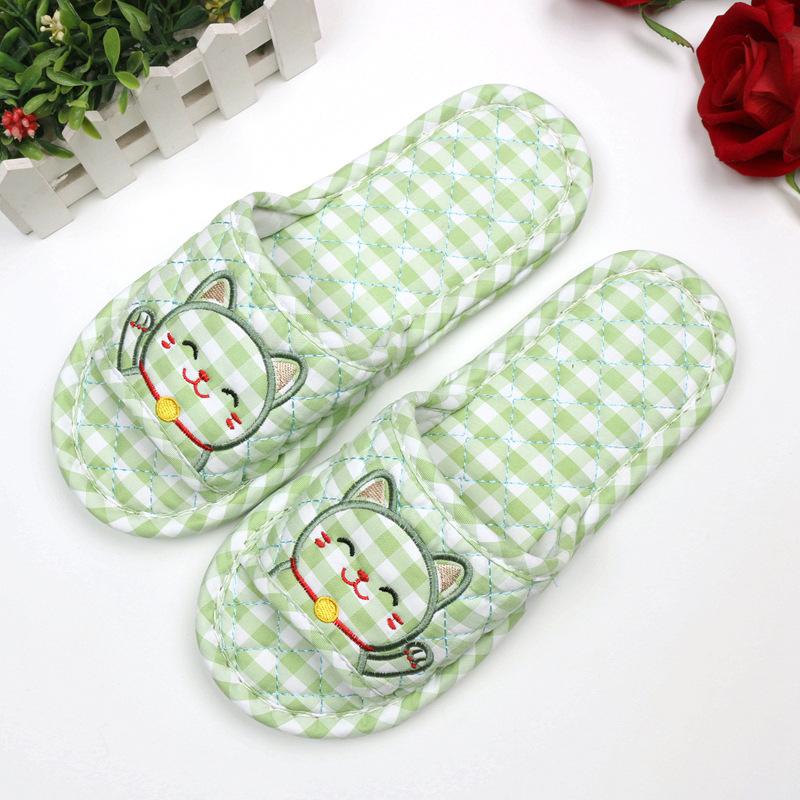 복을 불러오는 녹색 마네키네코