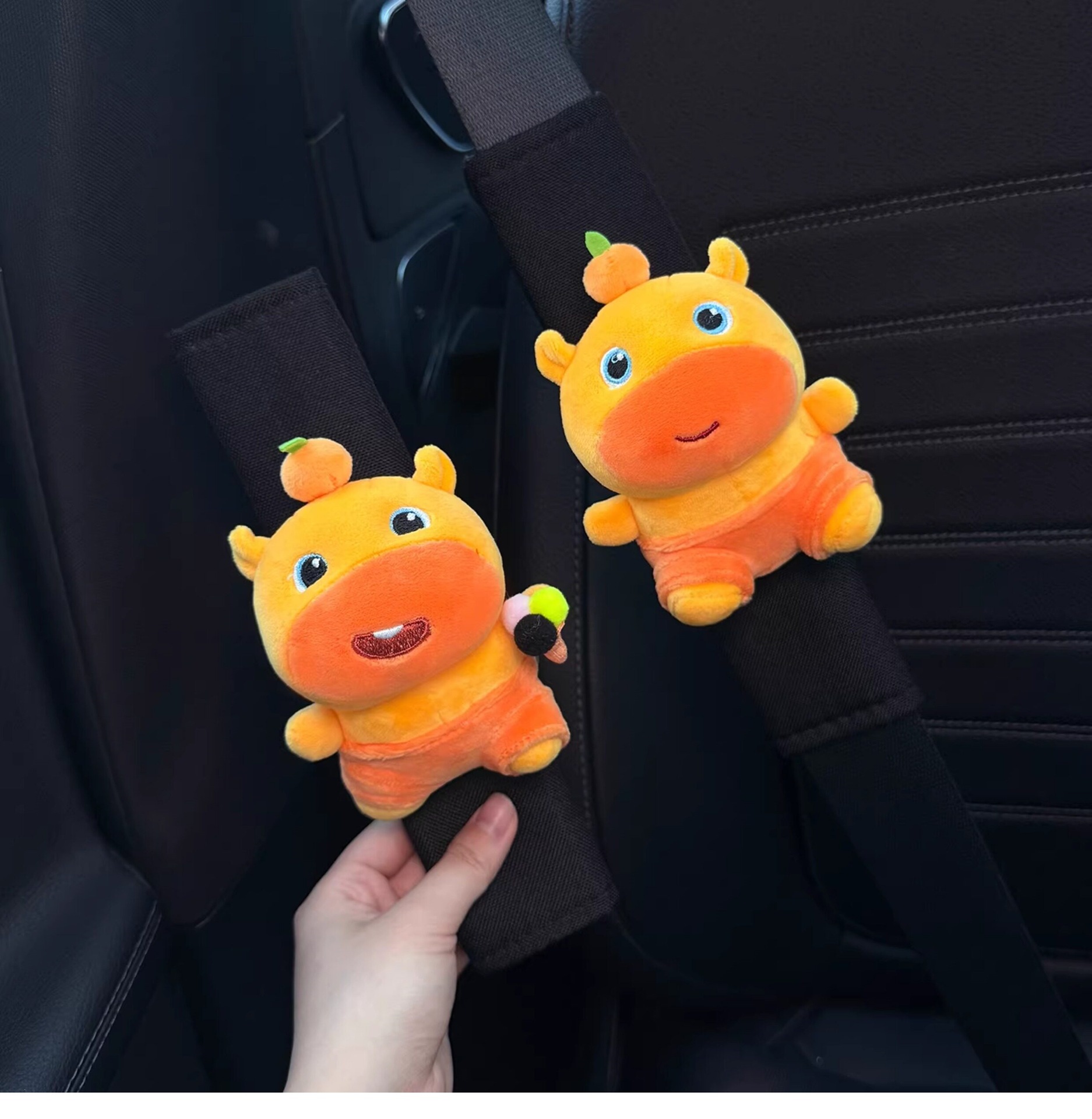 Capybara Lulu Car Seatbelt Shoulder Pads, Car Seatbelt Decoration, Anti-Wear Clothing, Cute Couple Set