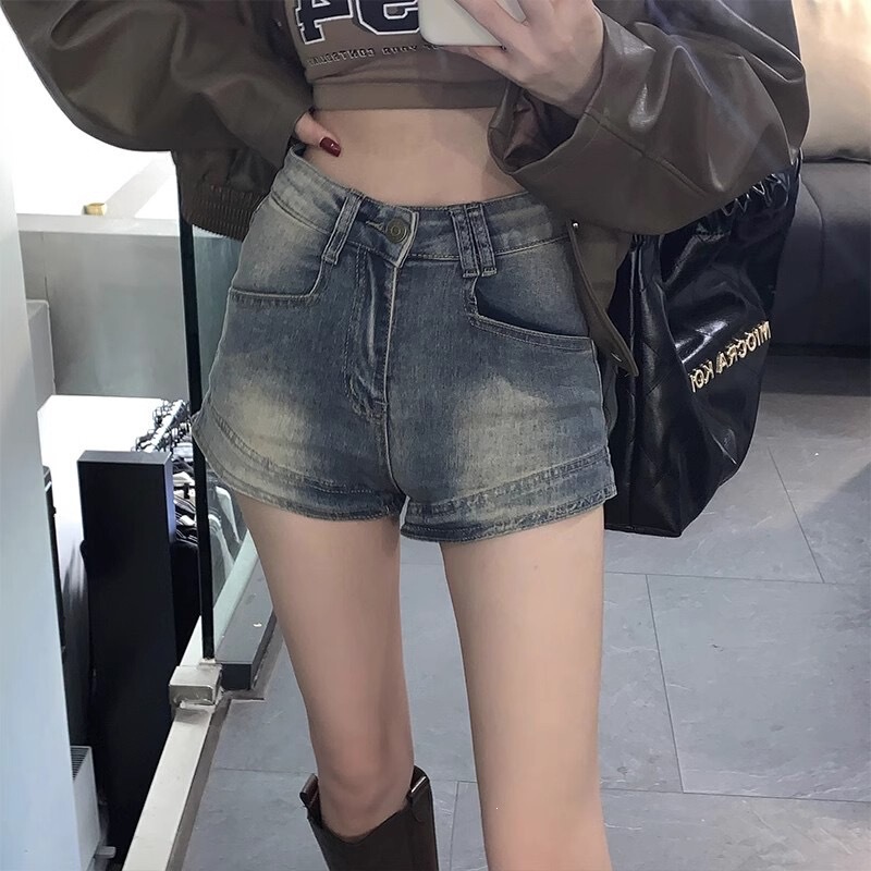 American Retro Style High-Waisted Denim Shorts for Women, New Summer Model, Washed and Distressed, Slimming, Versatile, Hip-Hugging Hot Pants, Trendy American Retro Style High-Waisted Denim Shorts for Women, New Summer Model, Washed and Distressed, Slimming, Versatile, Hip-Hugging Hot Pants, Trendy