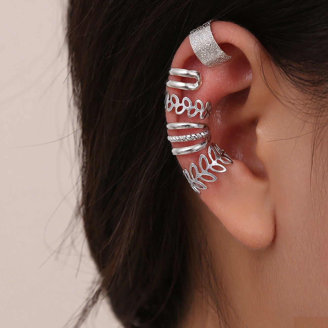 Venta caliente transfronteriza europea y americana, clip de hueso de la oreja de doble c con incrustaciones de diamantes de línea simple, personalidad de doble capa en forma de U, clip de oreja sin orejas perforadas, pendientes