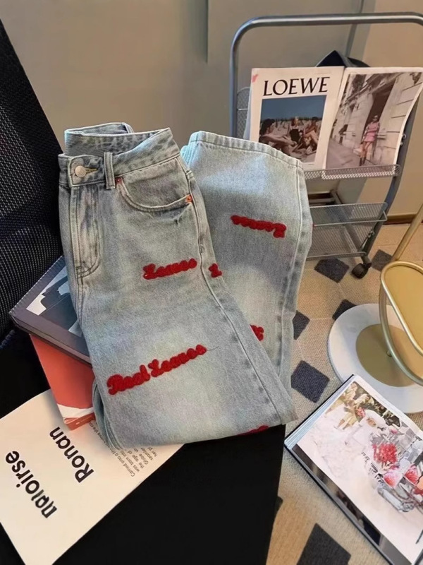 アメリカのレトロなアルファベットの刺繍のジーパンの女性の春の新型のゆるいまっすぐな筒の潮の札の百合の広い足のお父さんのズボン|undefined