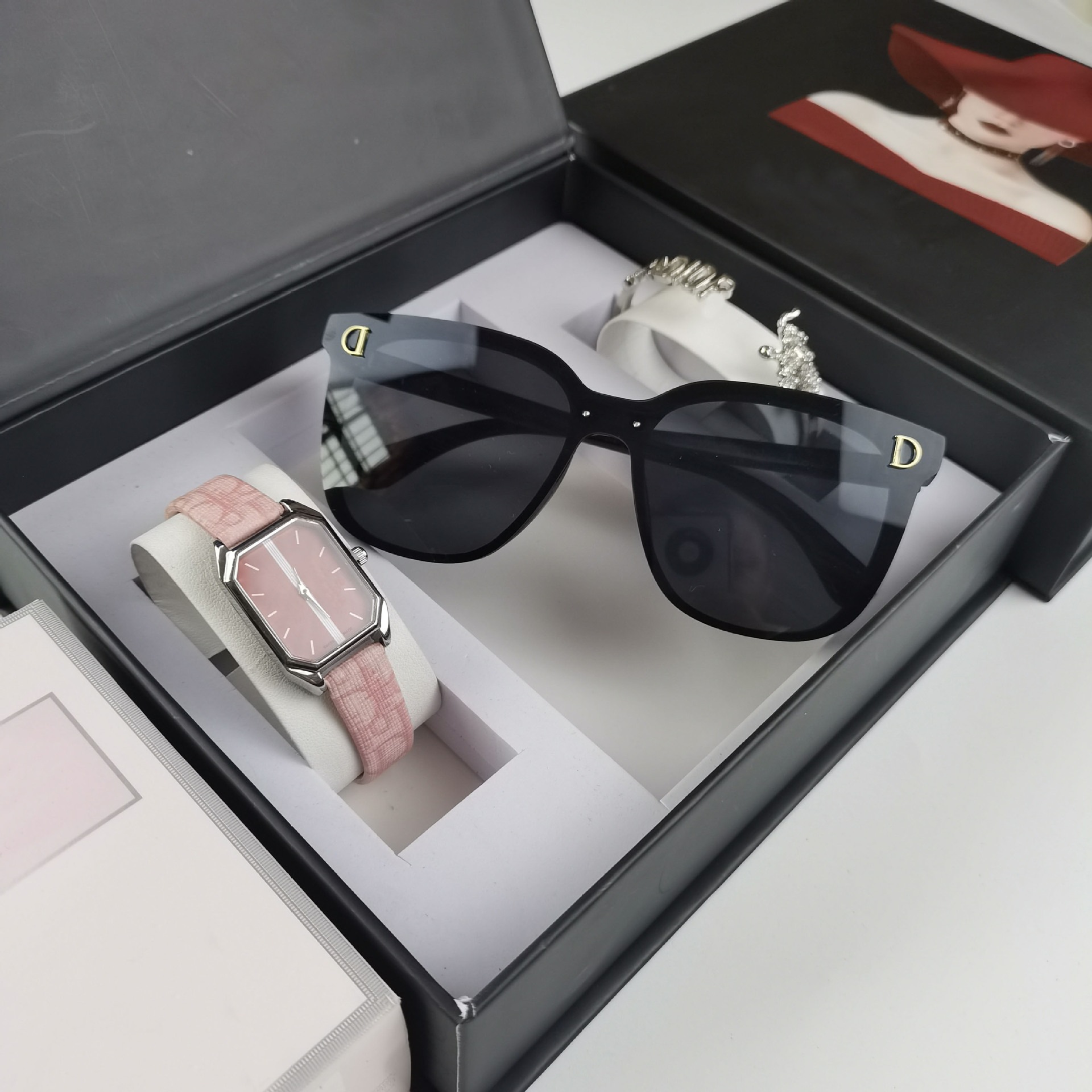 Eyeglass set D with silver reading glasses and belt
