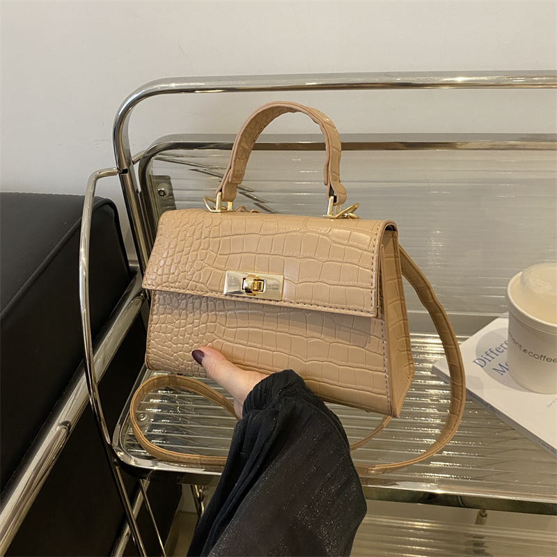 Patrón de cocodrilo retro 2024 bolso de hombro de moda de verano bolso de mensajero de moda bolso femenino bolso cuadrado pequeño portátil de estilo occidental simple