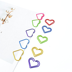 Mini Love Paperclip Bookmark Creative Cute Pin Office Supplies Bookmark Special-Shaped Paperclip Storage Box Fun
