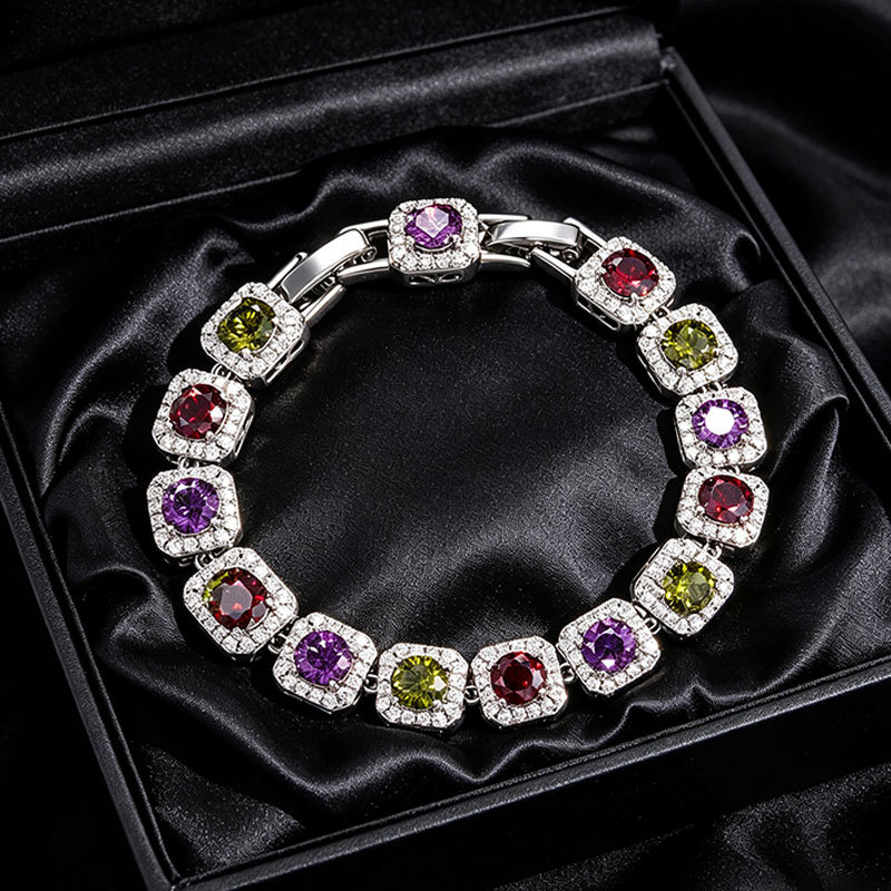 Pulsera Geométrica Circular con Dije de Cubo de Aleación de Cobre