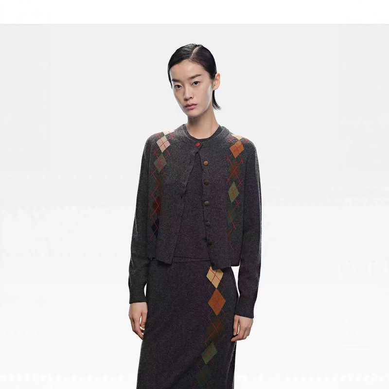 Round-neck women's autumn and winter diamond pattern jacquard cardigan, same style as Chen Duling's, 213, no returns or exchanges Round-neck women's autumn and winter diamond pattern jacquard cardigan, same style as Chen Duling's, 213, no returns or exchanges