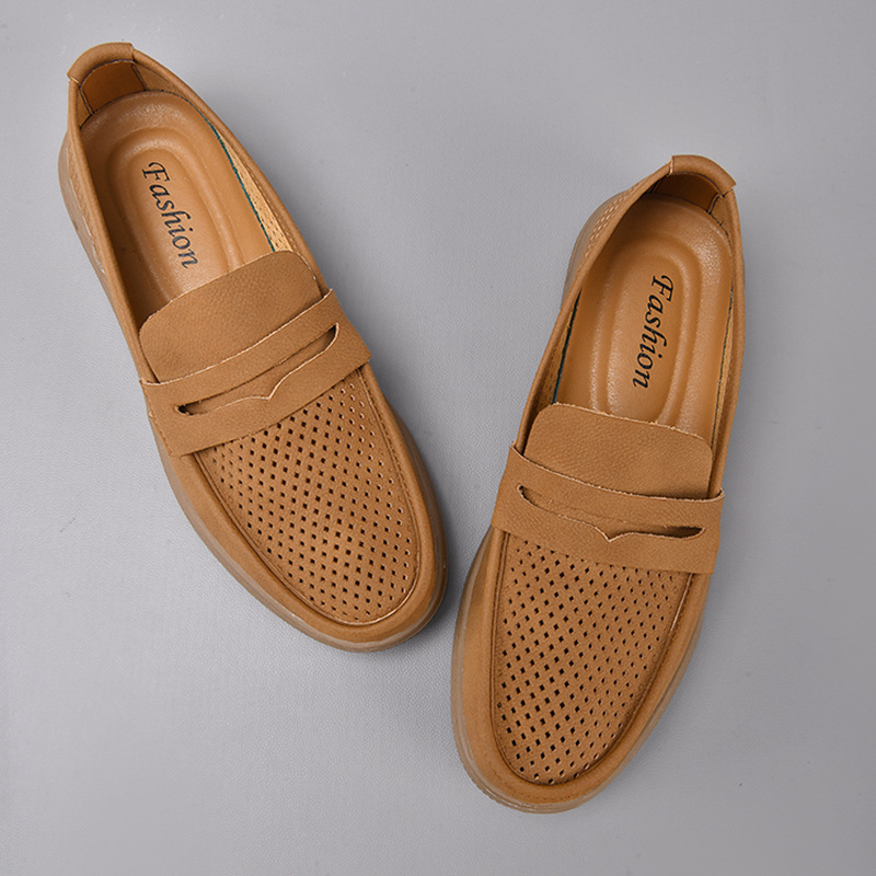 Zapatos de hombre de cuero real 2025 nuevos zapatos de negocios británicos transpirables con suela suave zapatos casuales perezosos con un zapato hueco