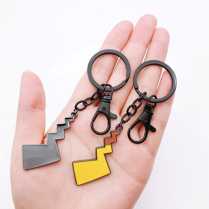 ins japoneses y coreanos lindos colgantes de cola metálica relámpago llaveros bolsas escolares parejas colgantes de moda