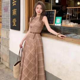 度假风撞色格纹无袖连衣裙女夏季气质名媛A字裙裙子收腰显瘦长裙
