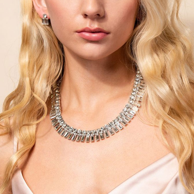 Nueva moda cuadrada flange conjunto de joyería simple collar de diamante temperamento pendientes accesorios conjunto de joyería