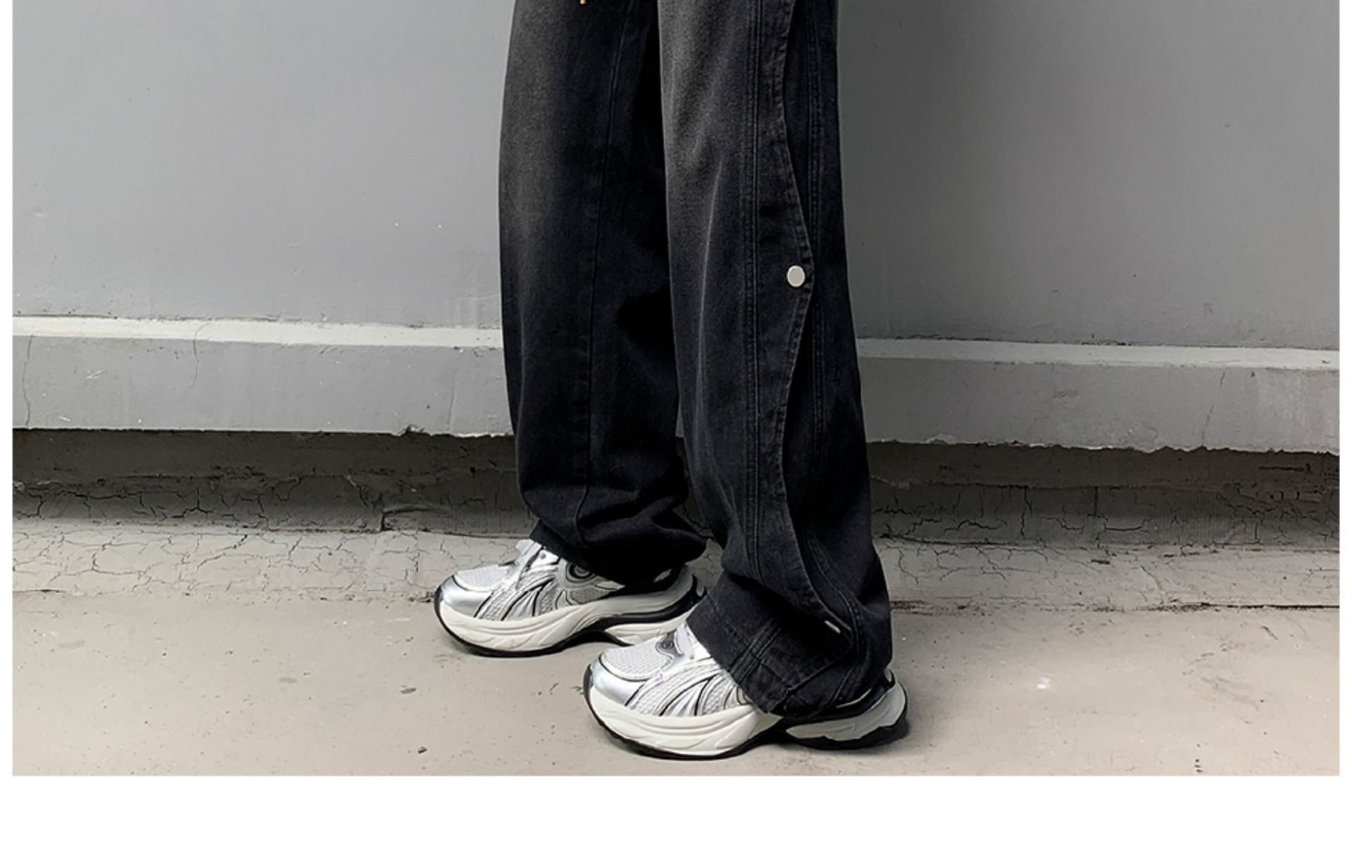 Retro Light Blue Men's Jeans High Street Hip Hop Stacked Design Straight Leg Loose Fit_viptrois.com