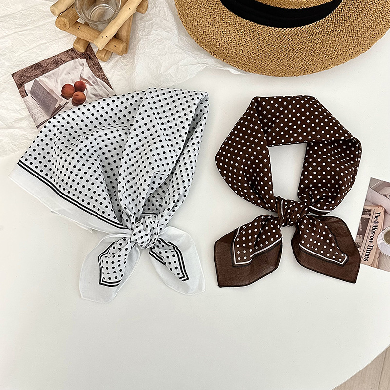 Una toalla de seda de algodón cuello pequeña toalla cuadrada de alta calidad nueva toalla de punto de onda universal correa de pelo protector de cuello pequeño chal