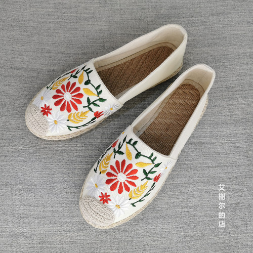 Old Beijing embroidered shoes with Hanfu spring and autumn women's ethnic style women's shoes flat shallow mouth breathable fisherman's shoes espadrilles