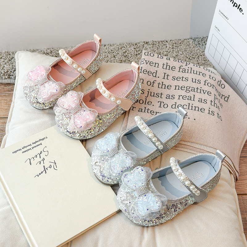 2026 primavera y verano nuevos zapatos de princesa huecos de suela suave para niños zapatos de perla de diamante image 5