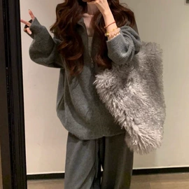 女式针织衫;毛衣;半身裙