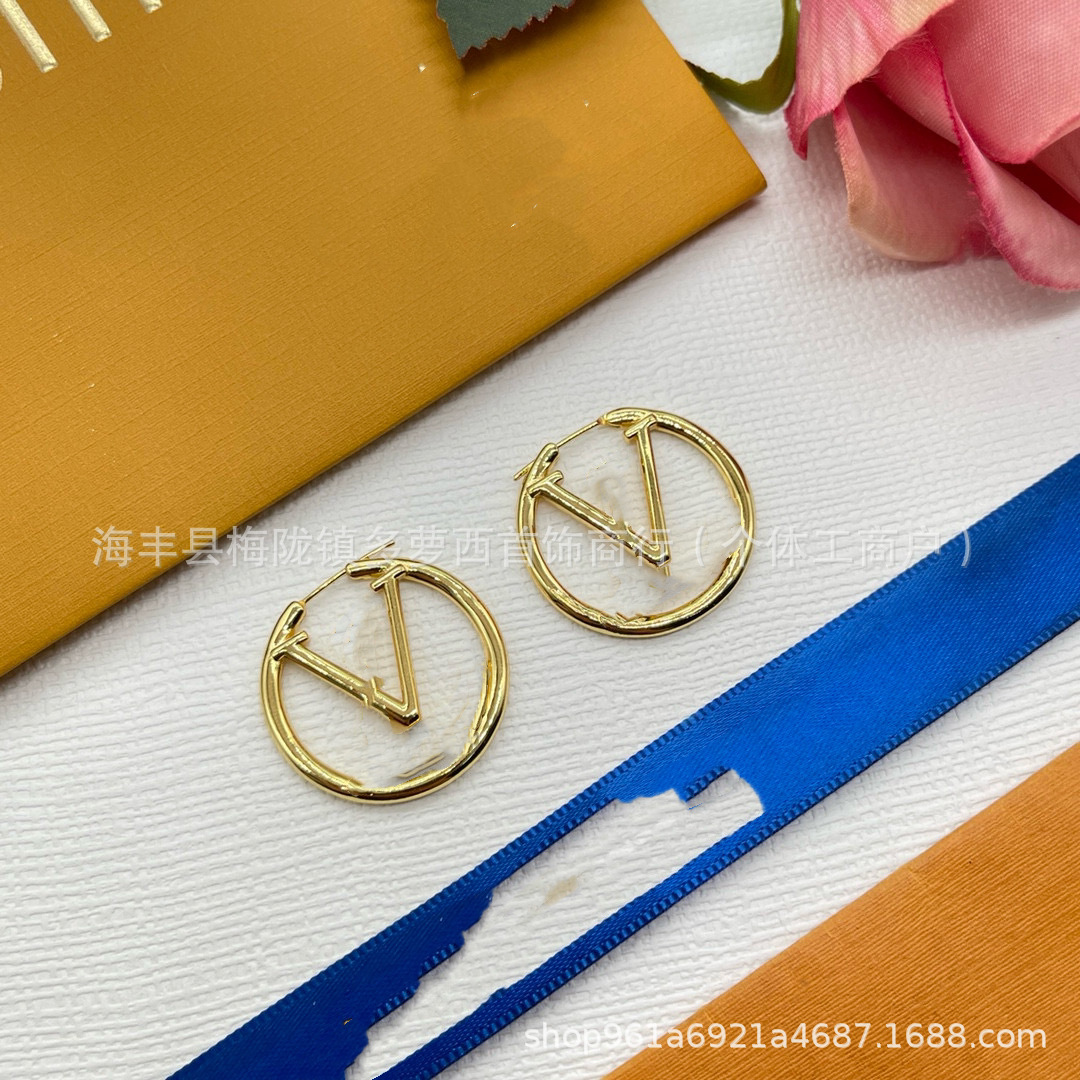 Quality classic retro fashionable large earrings with letters