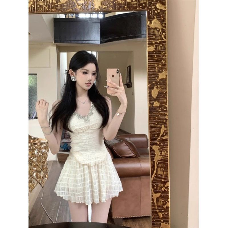 Summer Diamond-encrusted Pure Neck Camisole Top Women's Design Lace Slimming Short Pants Dress Fashion suit