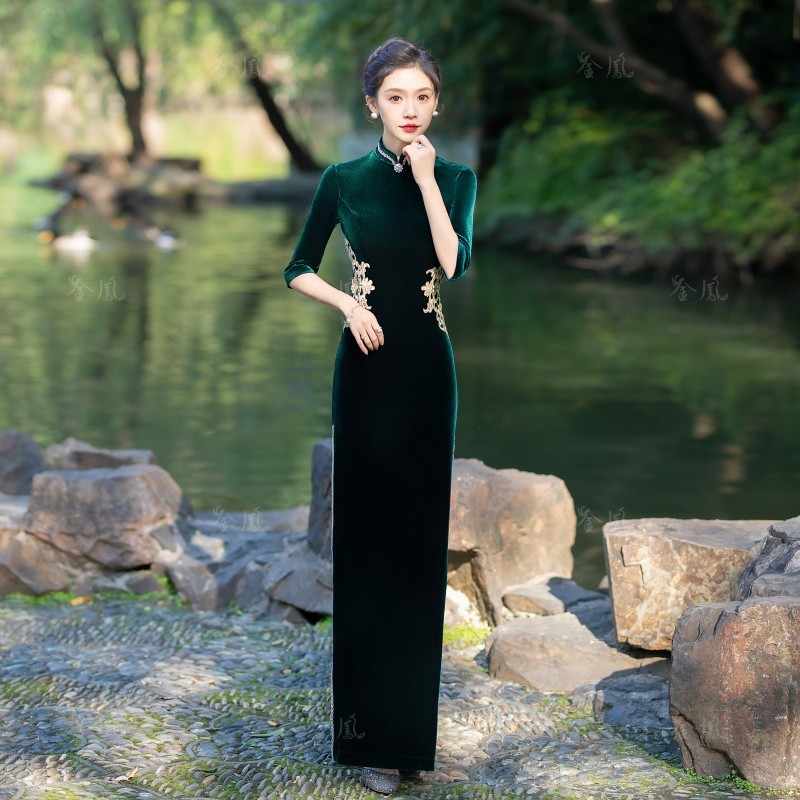 Dark green - three-quarter sleeves