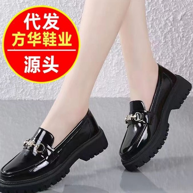 2026 primavera y verano nuevo hombre pequeño estilo estilo inglés Lefour zapatos de mujer muffin soleas negras zapatos de mujer