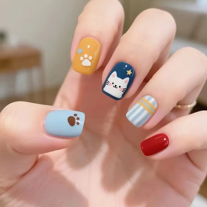Short Square and Round Cute Kitten-Themed Nail Art with Plaid and Star Cartoon Designs for Students, One-Size-Fits-All False Nails