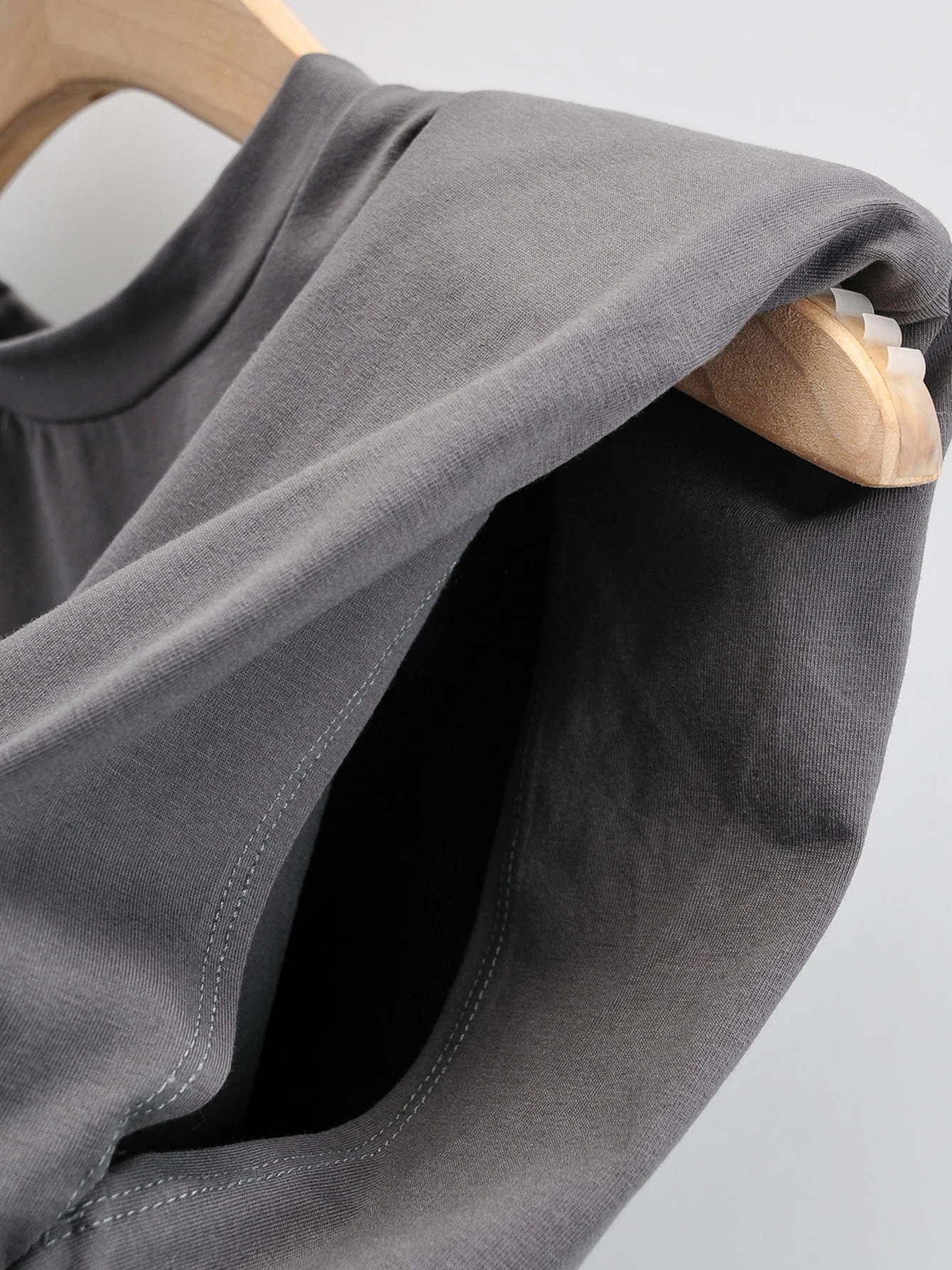 solid color sleeveless shoulder pad T-shirt NSAC50823