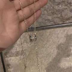 【チタン鋼】精巧なジルコンの小さい腰のネックレスの女性insは色が落ちません。