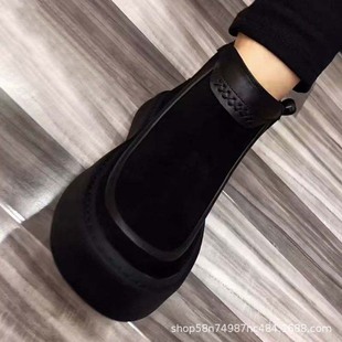�ļ���Ь2025����Ʒ���eһ�_��ƤЬ͸�����e����һ�_�r�еŶ�ѥ