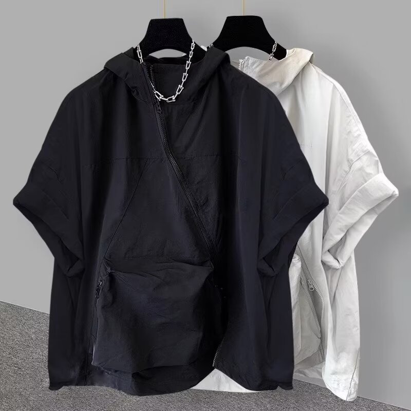 Design trend short sleeve T-shirt with zipper with hood