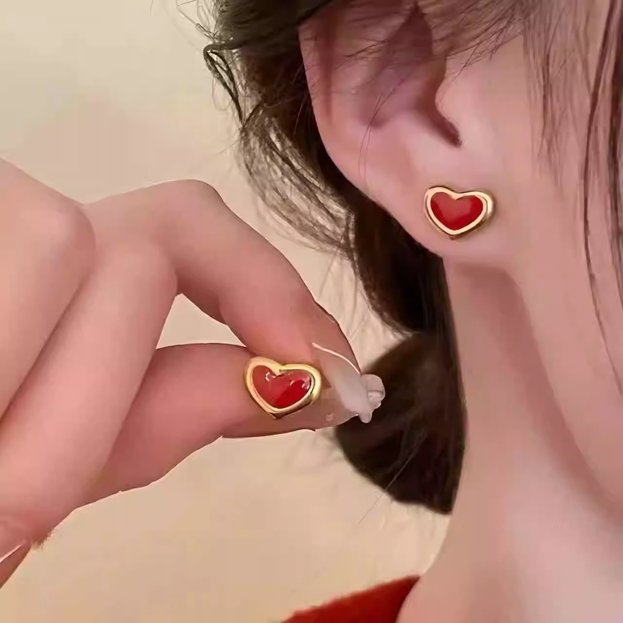 中國紅色愛心耳釘2024新款氣質女高級感國潮配飾新年氣氛耳飾