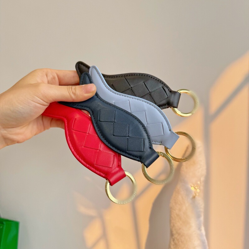 Bv Small Fish Pendant Keychain Lambskin Handmade Woven Ornament Bag Pendant Creative New Style Gift Bv Small Fish Pendant Keychain Lambskin Handmade Woven Ornament Bag Pendant Creative New Style Gift