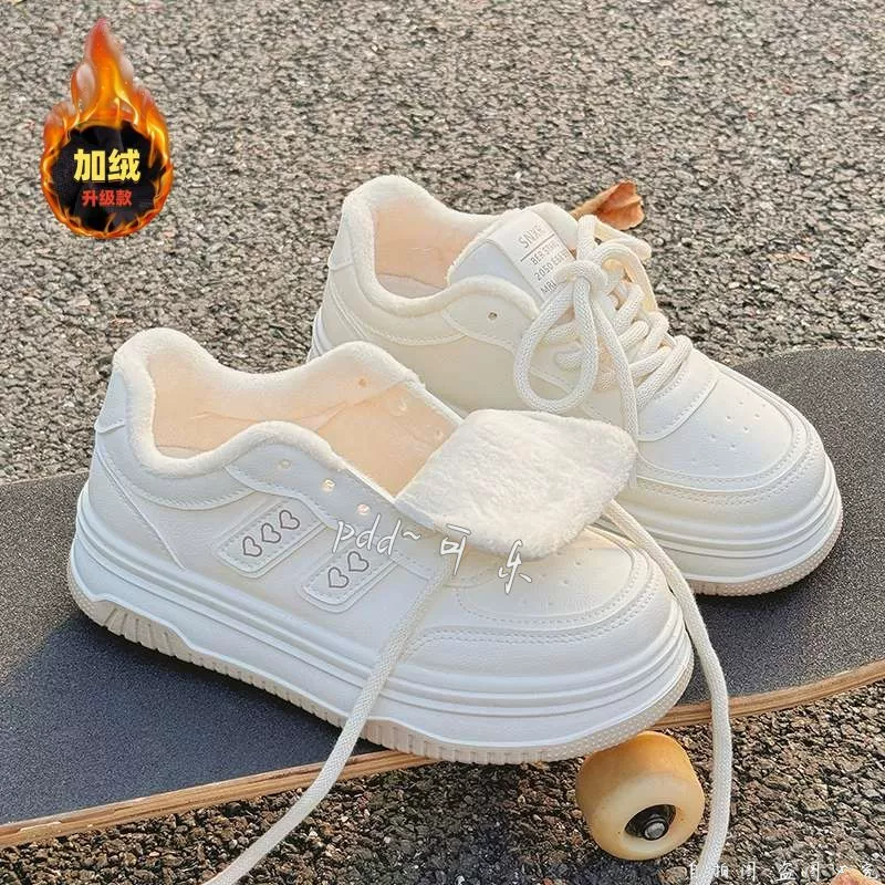 Зимние бархатные женские туфли маленькие белые туфли 2024 новые