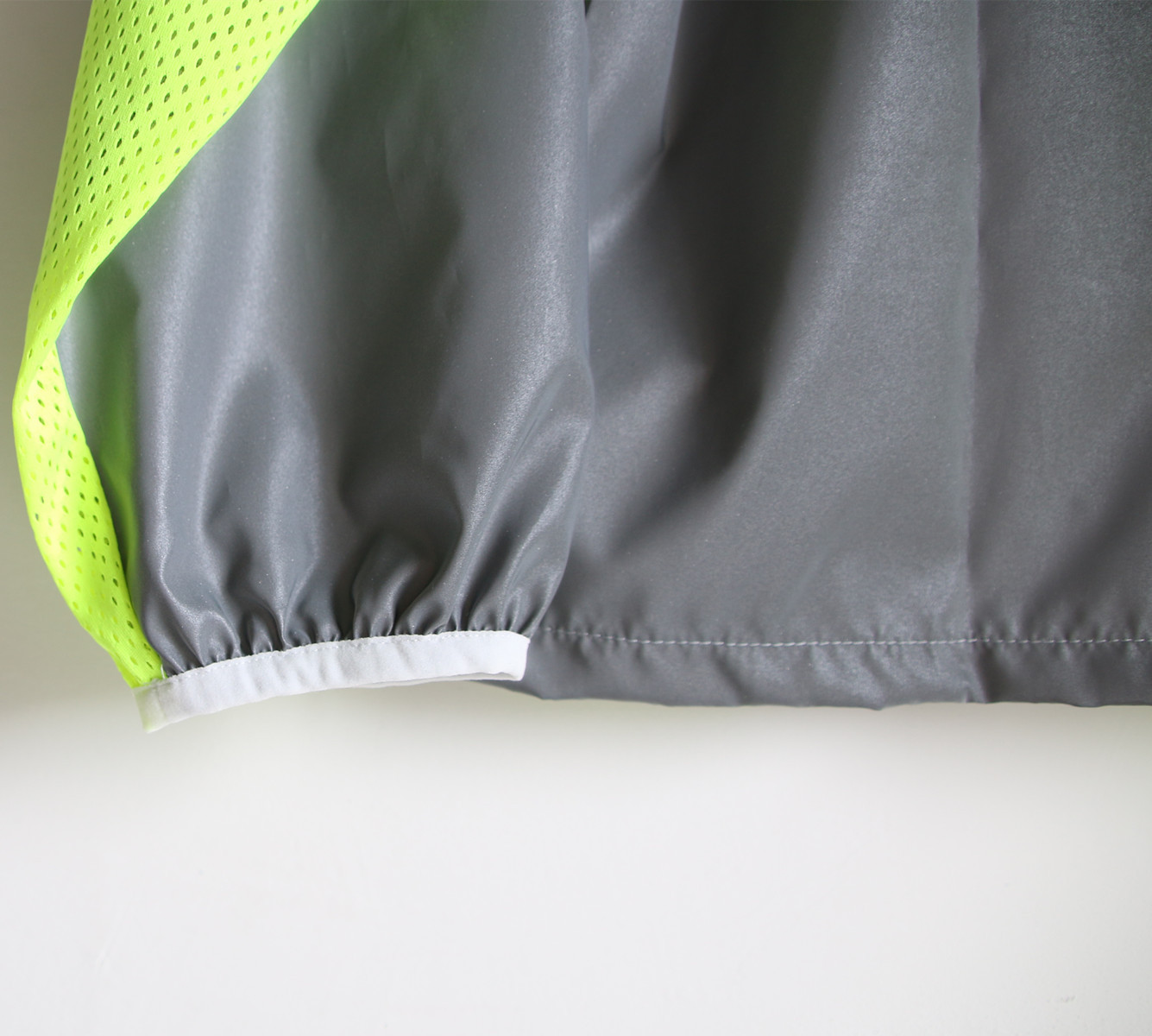 Abbigliamento da uomo, giacca riflettente colorata, sport all'aria aperta, con giunture in rete, giacca con cappuccio traspirante_voghion.com