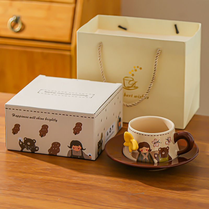 Tazas de café muy bonitas retro relieve mariposa taza de latte taza de café conjunto de platos para las chicas regalos