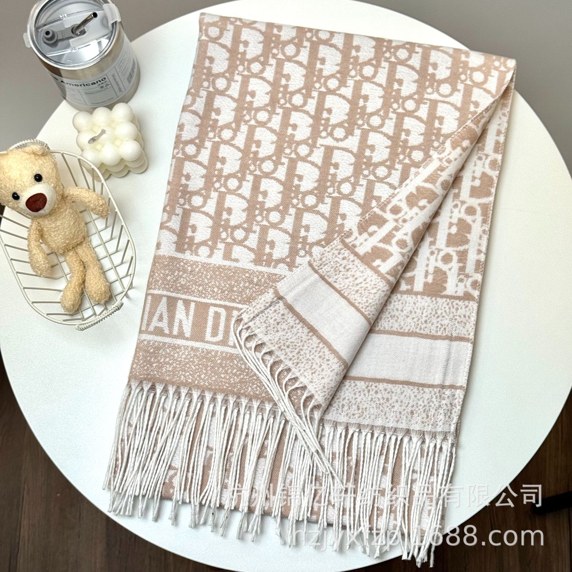 D자 모노그램 [누드]