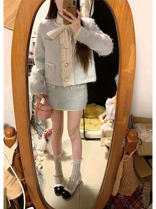 富家千金小香風スーツの女性服の青いカーディガンのコートは秋冬にお尻の半身のスカートの気質の2つのセットを包みます。|undefined
