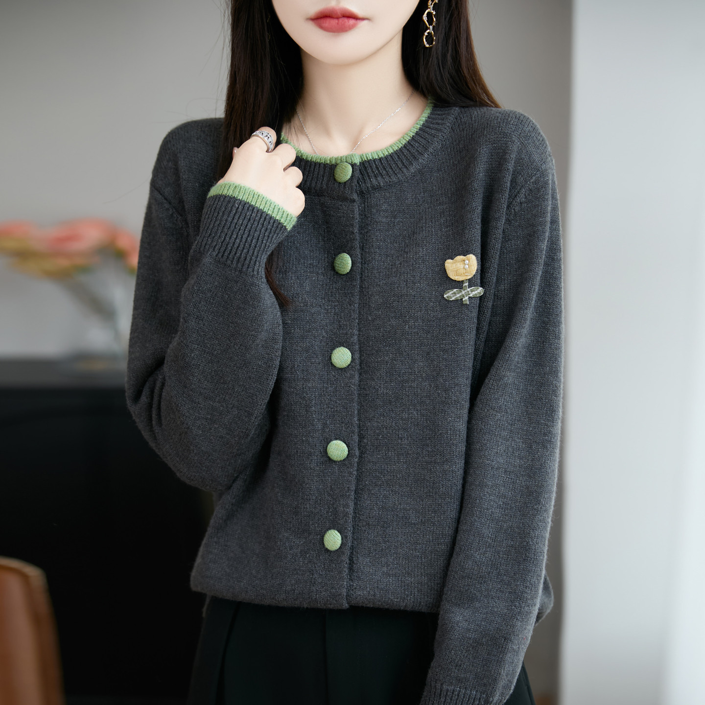 Korean Autumn and Winter Wear Knitted Cardigan Sweater Jacket for Women 25 New High-End Casual Outer Tops for Small People