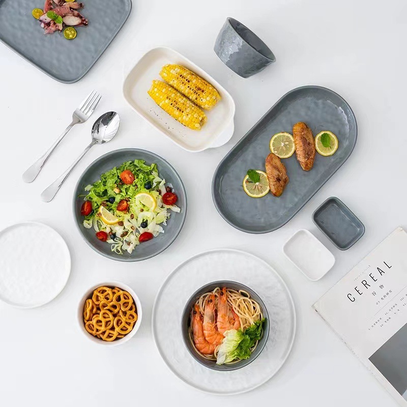 Vajilla de cerámica estilo crema, tazones y platos para sopa