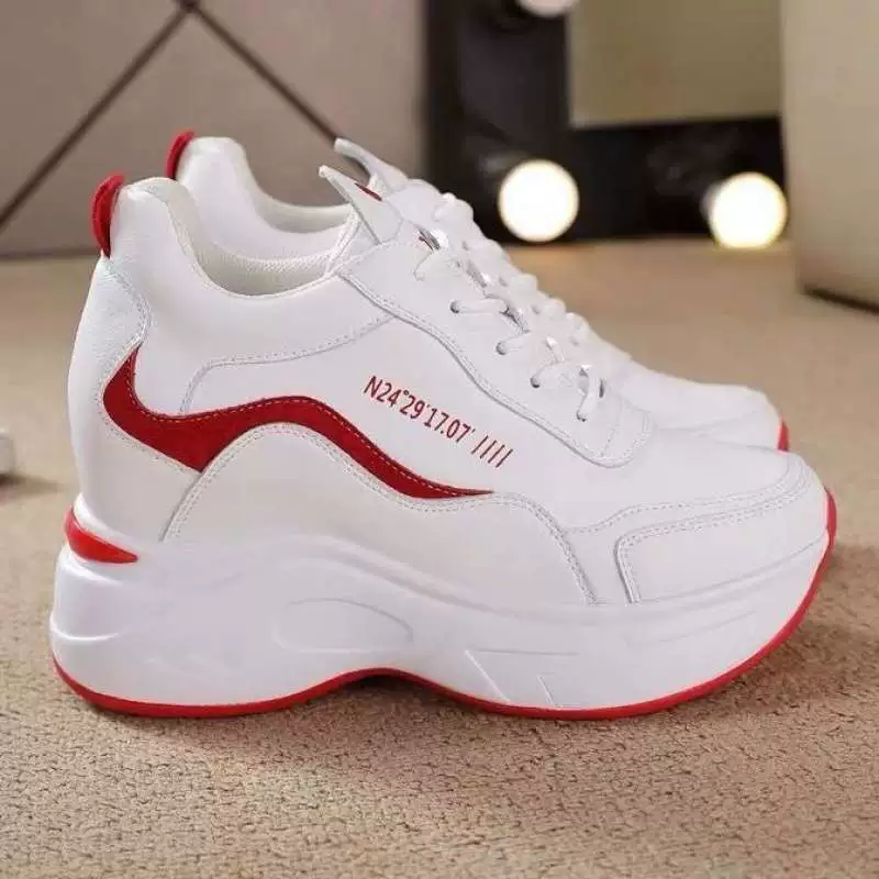 8cm Женские кроссовки, увеличивающие рост, весенняя мода 2025, белые повседневные универсальные туфли для похудения на толстой подошве.