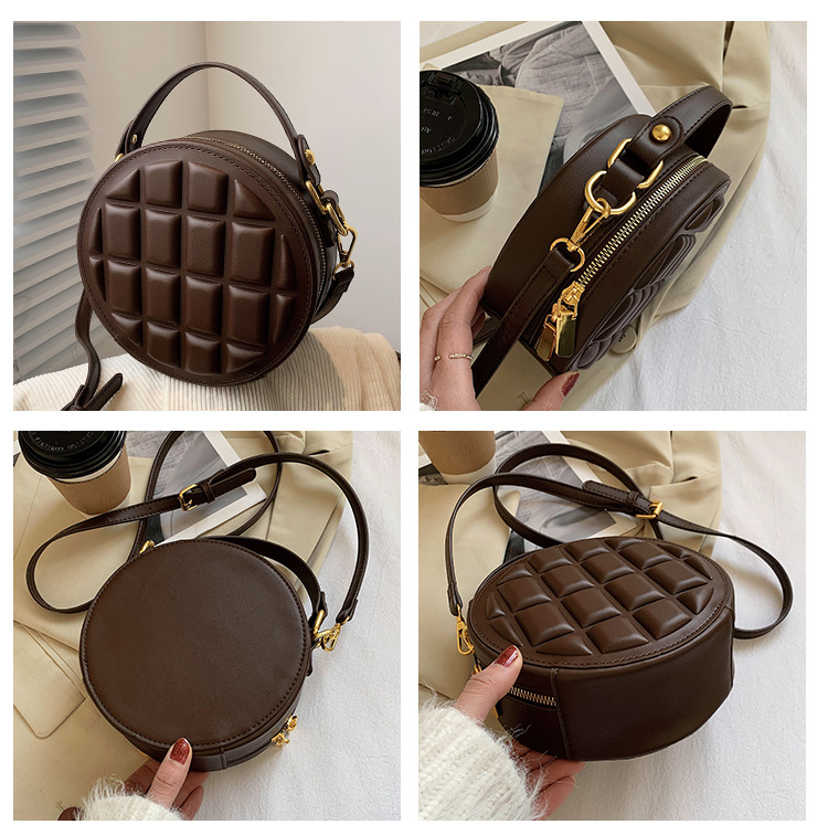 Popular Bag 2021 New Trendy Fashion Portable Small Round Korean Messenger Bag display picture 21