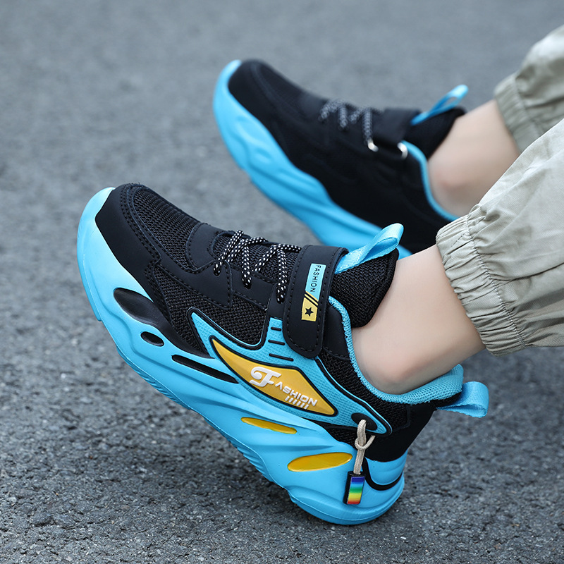 Zapatos infantiles de verano estudiantes Zhongda Zapatos deportivos primavera y otoño Zapatos deportivos para niños nuevos niños que corren