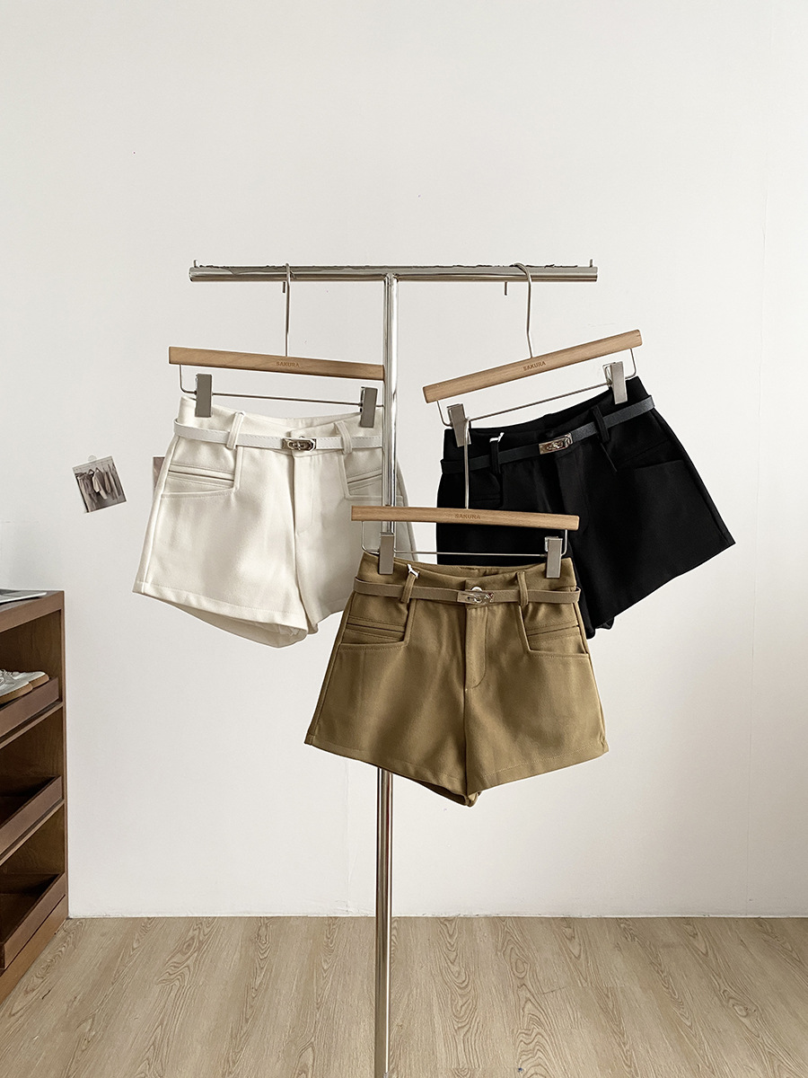 2025 Autumn and Winter New Korean Style Hot Girl High-Waisted Shorts with Belt for Women, Versatile Slimming Look Casual Wide-Leg Hot Pants Trendy